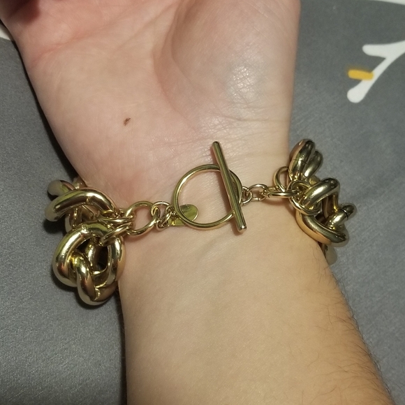 Express Chunky Gold Bracelet - Picture 3 of 3